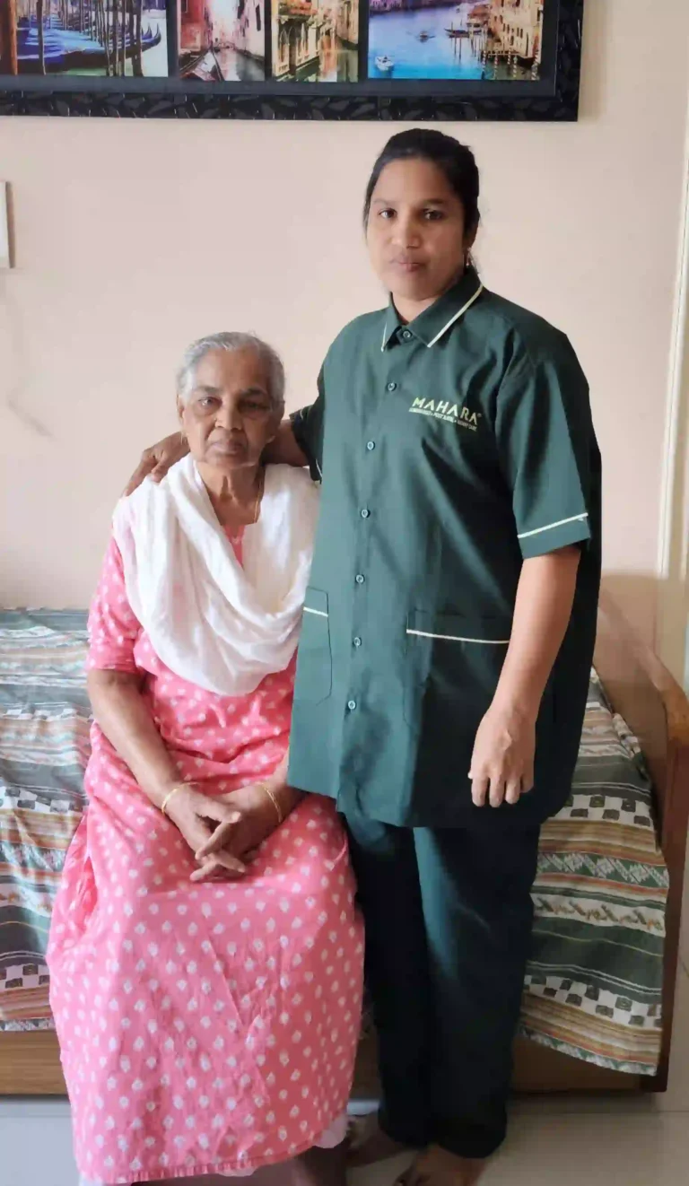 Professional Mahara caregiver providing in-home nursing care for a senior patient